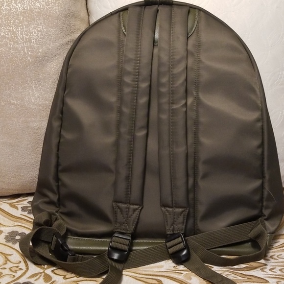 Backpack - Picture 2 of 3